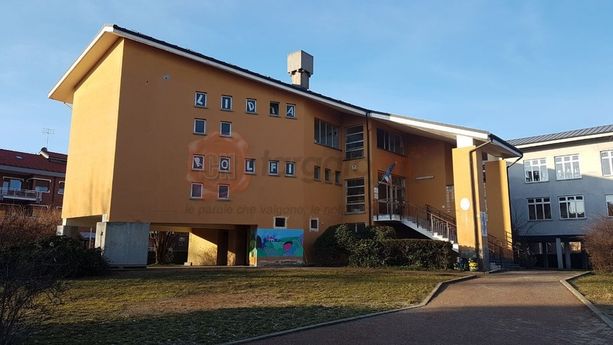 Furti nelle scuole di Cuneo, la banda dei computer colpisce ancora Furti nelle scuole di Cuneo, la banda dei computer colpisce ancora