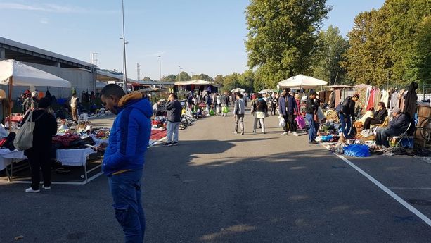 La zona rossa "sospende" la delibera anti-Libero Scambio. Nosiglia: "Reddito necessario per la sopravvivenza di molti" La zona rossa "sospende" la delibera anti-Libero Scambio. Nosiglia: "Reddito necessario per la sopravvivenza di molti"