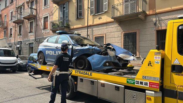 Il paradosso delIa ZTL: multati i carri attrezzi che trasportano le auto della Polizia Il paradosso delIa ZTL: multati i carri attrezzi che trasportano le auto della Polizia