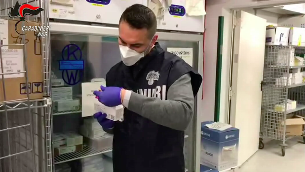 Vaccini a parenti e amici, controlli dei Nas in una Rsa di Casalborgone: 18 somministrazioni illegittime