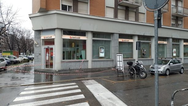Fuga di gas, esplosione e incendio: mattinata di paura in corso Agnelli