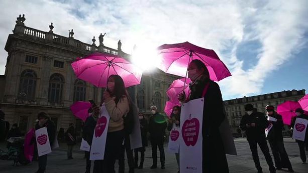Corsa al Recovery, domenica a Torino flash mob Giusto Mezzo:"Donne penalizzate già alla partenza" Corsa al Recovery, domenica a Torino flash mob Giusto Mezzo:"Donne penalizzate già alla partenza"