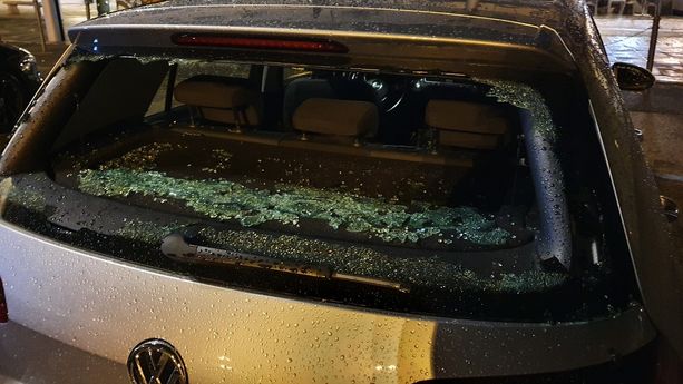 Grandine nella zona ovest: auto rovinate, vetri rotti e alberi spezzati. Danni a Venaria, Rivoli e Val Susa