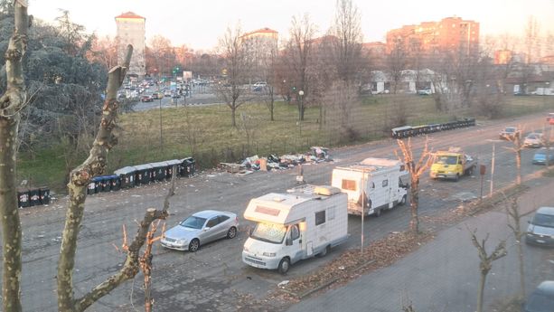 Discariche abusive ed incendi nelle case popolari, Atc: "Ripariamo i cancelli" Discariche abusive ed incendi nelle case popolari, Atc: "Ripariamo i cancelli"