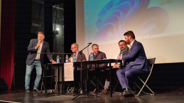 Regione, Comune e Asl “tirano dritto” sull'ospedale alla Pellerina e contestano i comitati: “Dati falsi, il verde non verrà toccato” Regione, Comune e Asl “tirano dritto” sull'ospedale alla Pellerina e contestano i comitati: “Dati falsi, il verde non verrà toccato”