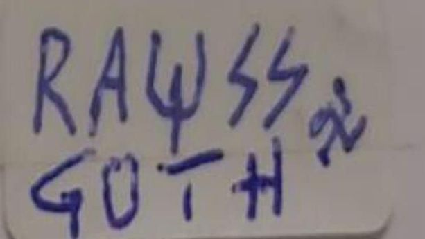 Ancora scritte discriminatorie a Torino: offese in tedesco e svastica alla figlia di un partigiano Ancora scritte discriminatorie a Torino: offese in tedesco e svastica alla figlia di un partigiano