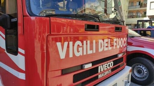 Maxi incendio in un'azienda di Lonate Pozzolo
