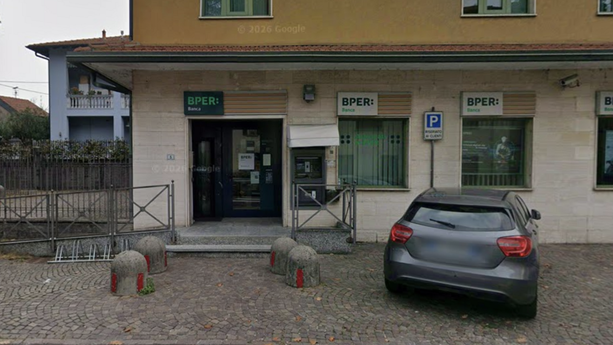 La banda dei bancomat non si ferma più: fatto saltare lo sportello a Travedona Monate