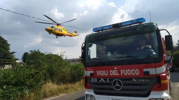 Malgesso, operaio cade e precipita per cinque metri. Trasportato al Circolo con l'elisoccorso