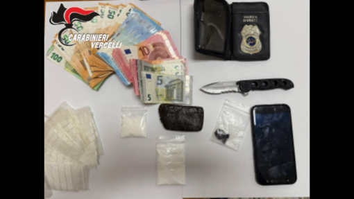 Un centro benessere di Vercelli trasformato in centrale dello spaccio: indagato un varesino Un centro benessere di Vercelli trasformato in centrale dello spaccio: indagato un varesino