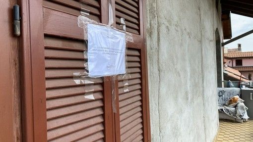 Anziana uccisa in casa a Malnate, nell'appartamento indagano anche i carabinieri dei Ris