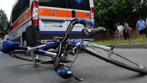 Cade dalla bicicletta, paura per un ragazzino di 13 anni