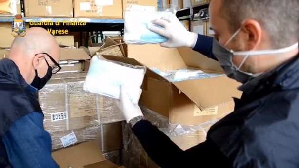 VIDEO. Emergenza Covid-19, sequestrate in provincia 330mila mascherine con marchio “CE" falso VIDEO. Emergenza Covid-19, sequestrate in provincia 330mila mascherine con marchio “CE" falso