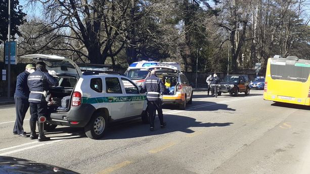 Mercoledì nero per i pedoni, investimenti in via Sacco e in via Sanvito. Ferito un uomo di 80 anni Mercoledì nero per i pedoni, investimenti in via Sacco e in via Sanvito. Ferito un uomo di 80 anni