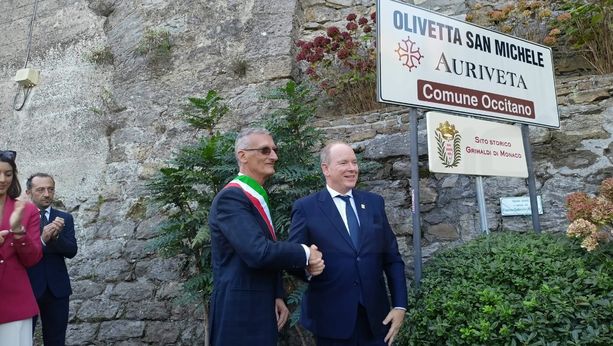 Olivetta San Michele: visita del Principe di Monaco Alberto II, scoperta una targa in Comune (Foto) Olivetta San Michele: visita del Principe di Monaco Alberto II, scoperta una targa in Comune (Foto)