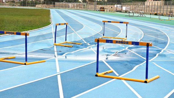 Sanremo: pista di atletica danneggiata e piena di 'bubboni', preoccupazione tra le società sportive (Foto) Sanremo: pista di atletica danneggiata e piena di 'bubboni', preoccupazione tra le società sportive (Foto)