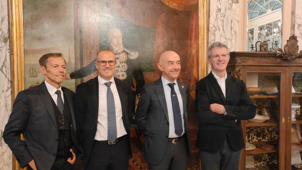 Sanremo: Mager e Sindoni incontrano la Rai, novità e più spettacolo all'esterno dell'Ariston per il Festival del prossimo anno (Foto) Sanremo: Mager e Sindoni incontrano la Rai, novità e più spettacolo all'esterno dell'Ariston per il Festival del prossimo anno (Foto)