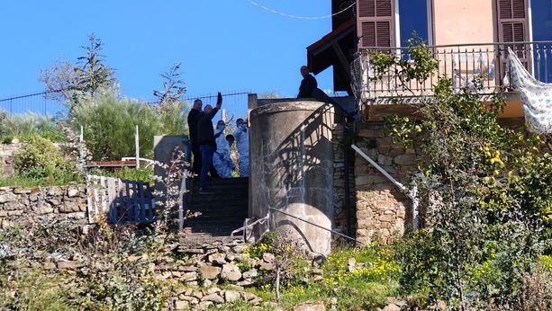 Bimba morta a Bordighera, arrivati i Ris a Montenero: nuovi rilievi nella casa della madre (Foto e video)