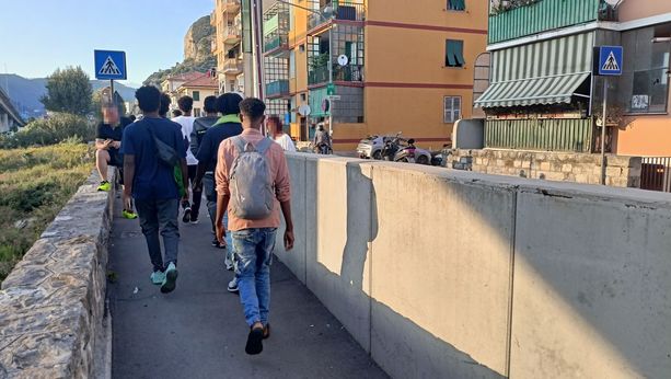 Situazione migranti a Ventimiglia, CGIL CISL e UIL: "L'idea di istituire un CPR è sbagliata!" Situazione migranti a Ventimiglia, CGIL CISL e UIL: "L'idea di istituire un CPR è sbagliata!"