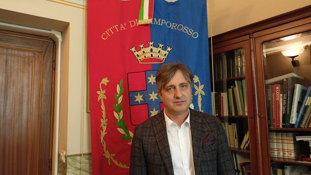 Camporosso, municipio chiuso al sabato. Gibelli: "Giorno con bassissima affluenza in Comune" (Foto e video) Camporosso, municipio chiuso al sabato. Gibelli: "Giorno con bassissima affluenza in Comune" (Foto e video)