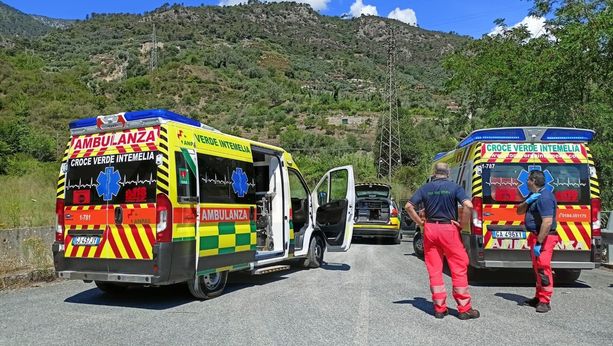 Ventimiglia: macchina in un burrone sul Grammondo, c'è un morto. Proseguono i soccorsi (Foto e Video)