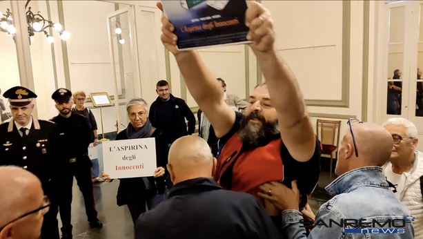 Insulti e minacce a Matteo Bassetti: un rinvio a giudizio per i fatti del Casinò nel 2022