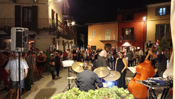 Dalla grinta alla ‘Djoia’: domani torna a Torre Pellice la Mezza notte bianca Dalla grinta alla ‘Djoia’: domani torna a Torre Pellice la Mezza notte bianca
