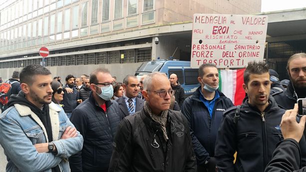 Autisti bus Gtt senza Green Pass in protesta: &quot;Sospesi e senza salario: ci vogliono obbligare a fare il vaccino&quot; [FOTO e VIDEO]