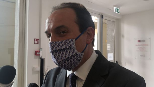 Domani in Piemonte in arrivo altre 10mila dosi di AstraZeneca. Cirio: "Per i sanitari obbligo di vaccinarsi"