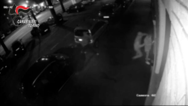 Appuntamento con rapina: raggirano un disabile e gli portano via 8mila euro