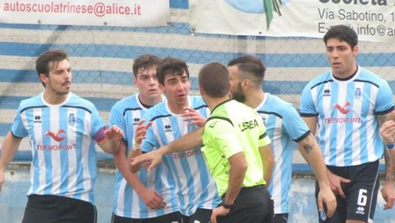 &quot;VIE LEGALI CONTRO L'ARBITRO&quot; - Il vicepres del Trino si dimette: &quot;Disegno per ostacolarci&quot;