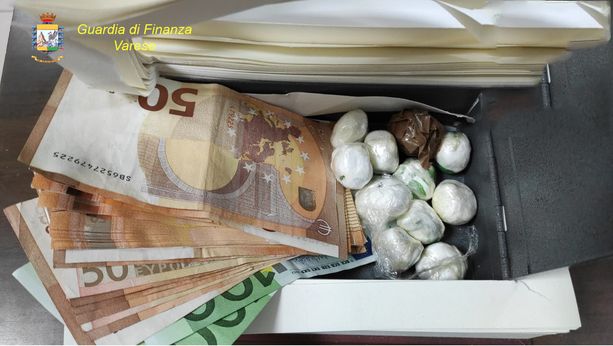 Traffico di cocaina dal Messico, la Guardia di Finanza di Varese arresta 6 persone e sequestra 19 chili di droga Traffico di cocaina dal Messico, la Guardia di Finanza di Varese arresta 6 persone e sequestra 19 chili di droga