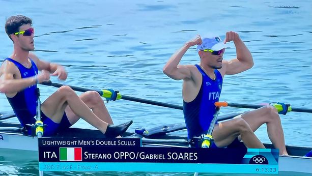 Gabriel Soares mostra i muscoli: è medaglia d’argento nel doppio pesi leggeri