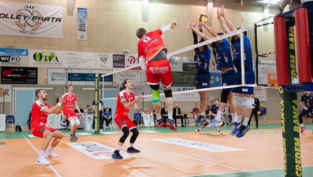 Volley maschile A3 - Cuneo cade contro Prata di Pordenone, Serniotti ammette: &quot;In questo momento ci sono superiori&quot;