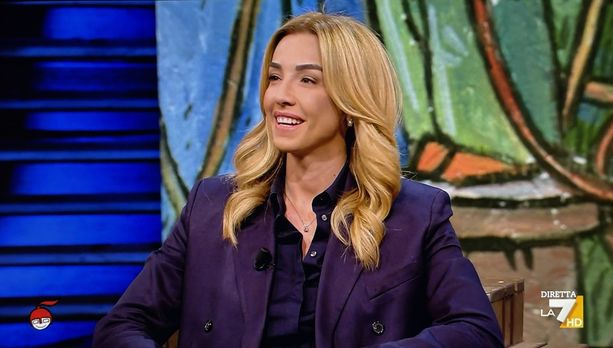 La sindaca Salis sulla stampa internazionale: “Una candidatura contro Meloni? Non posso escluderlo”