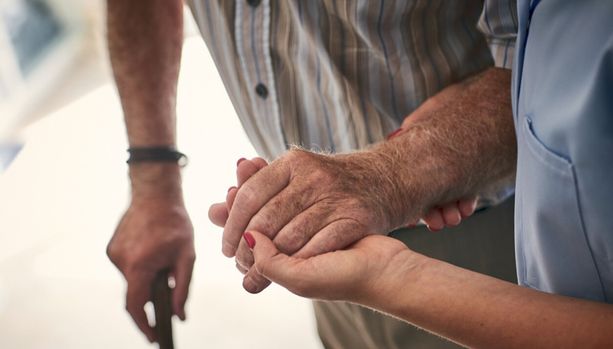 Sessantenne a giudizio per le minacce agli anziani genitori: "Datemi i soldi o finirete male" Sessantenne a giudizio per le minacce agli anziani genitori: "Datemi i soldi o finirete male"