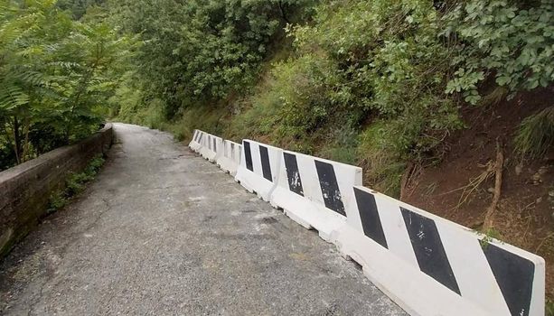 Sestri Ponente, dopo tre frane in via Monte Timone il Municipio chiede interventi: "La scarpata è privata e Aster segnala assenza di urgenza"