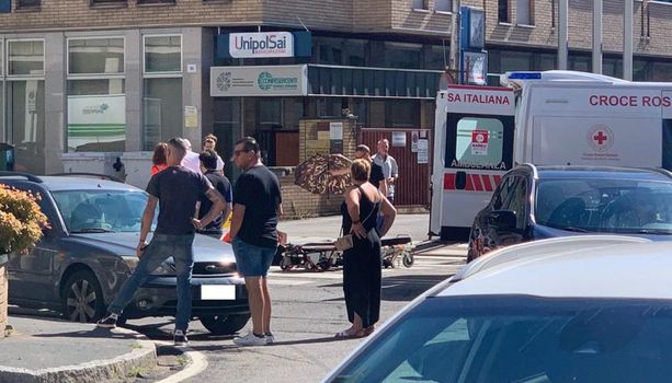 FOTO. Investita sulle strisce pedonali in viale Milano, soccorsa una donna di 88 anni