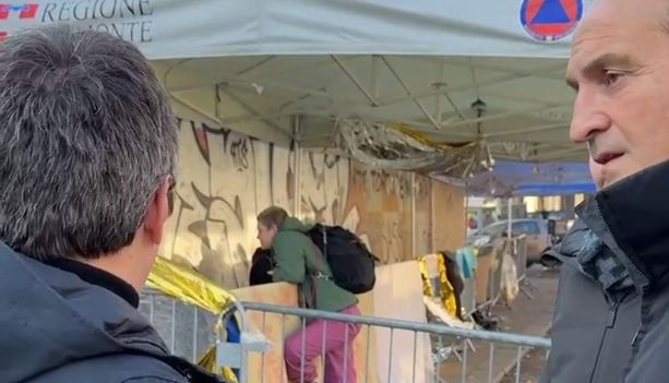 Code in corso Verona, Cirio: "Cercheremo nuovi spazi per l'ufficio immigrazione" Code in corso Verona, Cirio: "Cercheremo nuovi spazi per l'ufficio immigrazione"