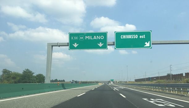 Incidente sulla A4 all'uscita di Chivasso Est: due feriti