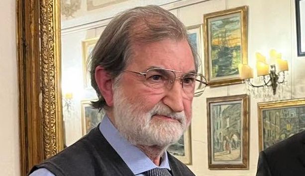 Addio a Mauro Pietronave, anima del Gran Caffè Defilla: Chiavari perde il custode del suo salotto storico