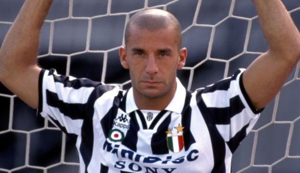 Vierchowod e Dossena ricordano Vialli: "Campione generoso e leader nato, con lui se ne va un pezzo di storia del calcio" Vierchowod e Dossena ricordano Vialli: "Campione generoso e leader nato, con lui se ne va un pezzo di storia del calcio"