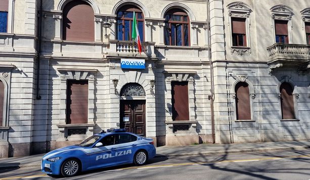 Accoltellamento alla stazione di Gallarate, fermato il presunto aggressore: l'accusa è tentato omicidio Accoltellamento alla stazione di Gallarate, fermato il presunto aggressore: l'accusa è tentato omicidio