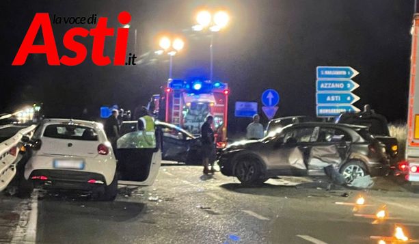 Tangenziale di Asti: incidente notturno all’uscita di corso Savona con quattro auto coinvolte