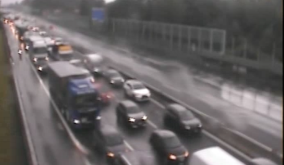 Nubifragio in Autolaghi: traffico in tilt, chiuso lo svincolo di Castellanza