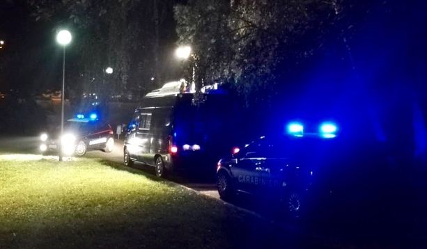 Chi esce per andare a cena dall'amica, chi per controllare il conto in banca e chi vuol fare l'aperitivo: ancora denunce Chi esce per andare a cena dall'amica, chi per controllare il conto in banca e chi vuol fare l'aperitivo: ancora denunce