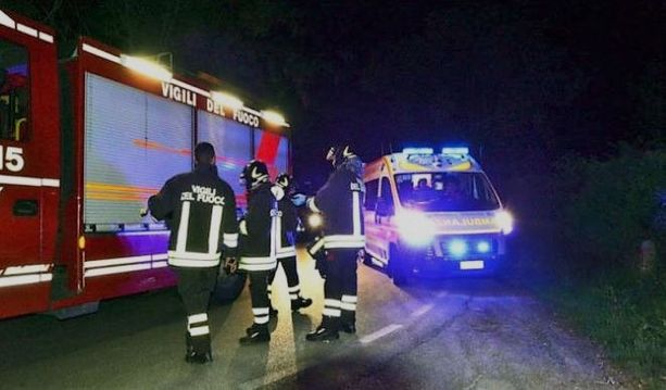 Scontro tra due mezzi tra Envie e Revello: deceduta una persona