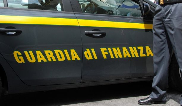 Prestiti con un tasso del 430% a chi era in crisi per il Covid: la Guardia di Finanza arresta un usuraio Prestiti con un tasso del 430% a chi era in crisi per il Covid: la Guardia di Finanza arresta un usuraio