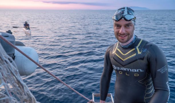 Da Porlezza a Porto Ceresio a nuoto: l’ultima impresa di Giorgio Riva che sa di solidarietà Da Porlezza a Porto Ceresio a nuoto: l’ultima impresa di Giorgio Riva che sa di solidarietà