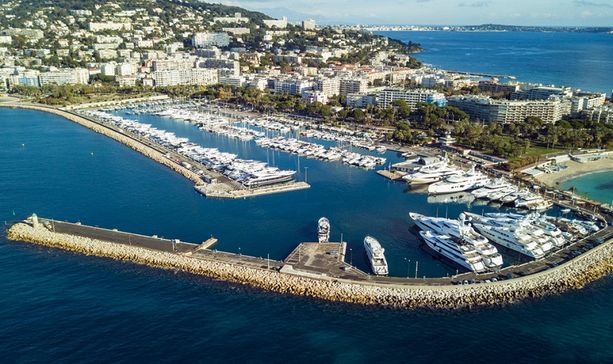 Port Canto compie sessant’anni: Cannes festeggia con musica, luci e fuochi d’artificio